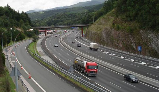Navarra restringe la circulación de camiones en la N121 del 4 de junio al 15 de julio por las obras de los túneles de Belate y Almandoz