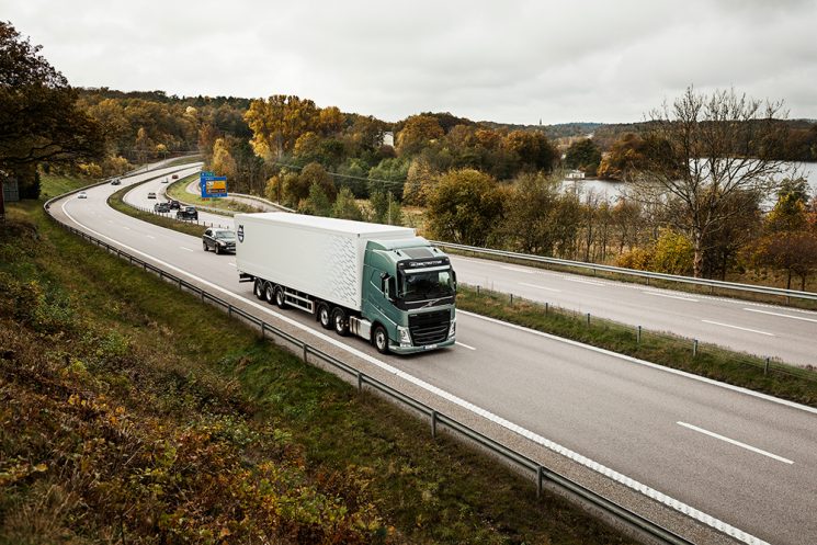 Volvo Trucks ha sido líder en tractoras en 2016 y un año más el FH es el camión más vendido en España.