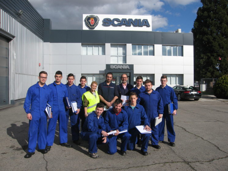 Scania renueva el convenio para la formación de mecánicos.