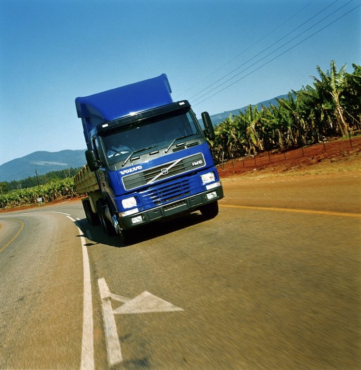 Volvo premia a los clientes que envíen una foto de su camión matriculado antes del año 2000