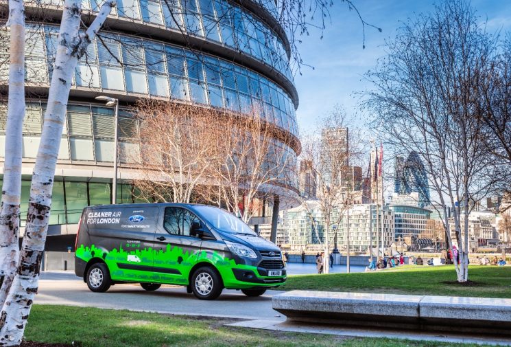 Ford empieza las pruebas en Londres con 20 Transit híbridas enchufables.