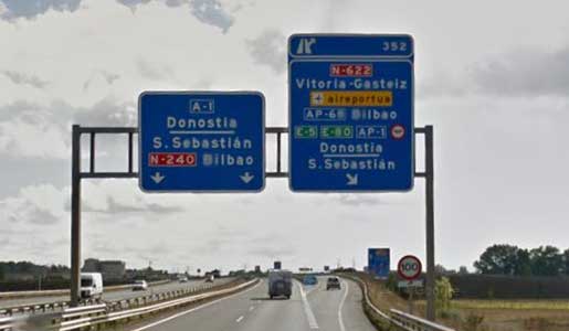 El Parlamento de Navarra aprueba una moción contra el peaje a camiones en la N1 en Guipúzcoa.