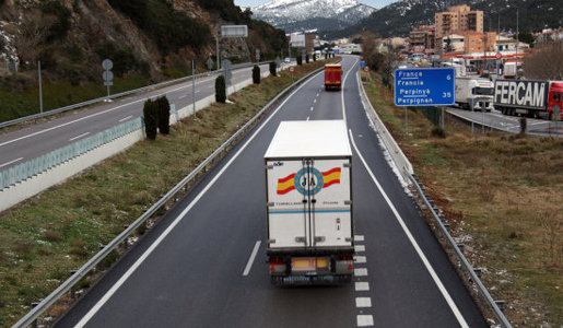 Francia podría estar pensando en un impuesto para camiones, nacionales y extranjeros para financiar infraestructuras