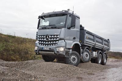 Mercedes Benz lanza el Arocs, su nuevo camión de obras