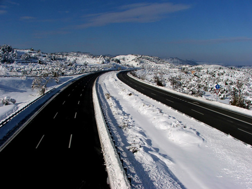 Abertis Autopistas amplía los recursos del dispositivo de Vialidad Invernal en la AP-6, AP-51 y AP-61