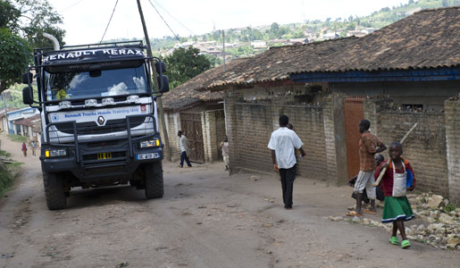 Renault Trucks garantiza la distribución de alimentos en África formando mecánicos