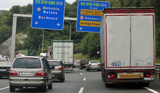 Francia sanciona no hacer las interrupciones con el camión parado con dos conductores