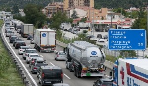 Francia ya no va a sancionar las pausas con el camión en marcha en ele aso de que viajen dos conductores a bordo del vehículo