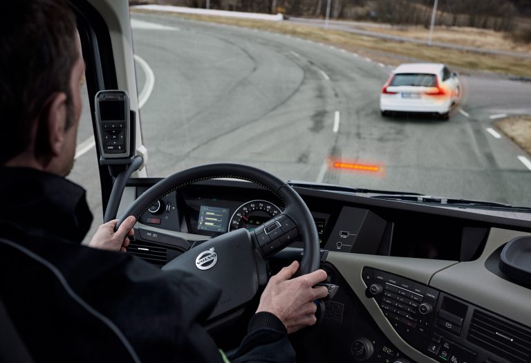La seguridad inteligente de Volvo Trucks