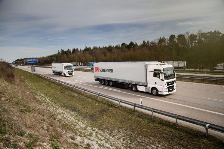 MAN inicia pruebas de platooning en colaboración con el operador logístico DB Schenker en autopistas públicas alemanas