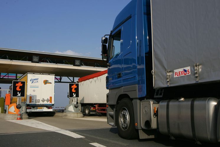 Desde el 2 de septiembre los camiones de cuatro o más ejes son desviados de forma obligatoria de la N340 y N232 a su paso por Cataluña y Castellón a las autopistas de peaje AP7 y AP2