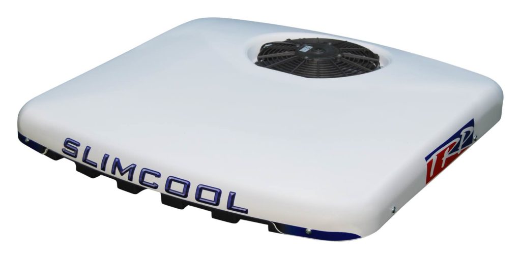 El equipo autónomo de aire acondicionado de TRP, SlimCool, puede instalarse en vehículos con limitaciones de altura al ser de diseño compacto.