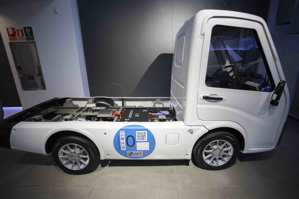 Nextem presenta Metro un vehículo eléctrico para reparto de última milla con hasta 270 km. de autonomía y 500 Kg. de carga útil.