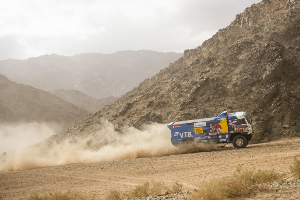 Shibalov, del equipo KAMAZ-Master, durante la cuarta etapa del Dakar 2020, que ha ganado finalmente.
