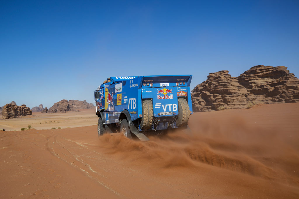 El vencedor de la tercera etapa del Dakar 2020 ha sido el ruso Karginov del equipo KAMAZ.
