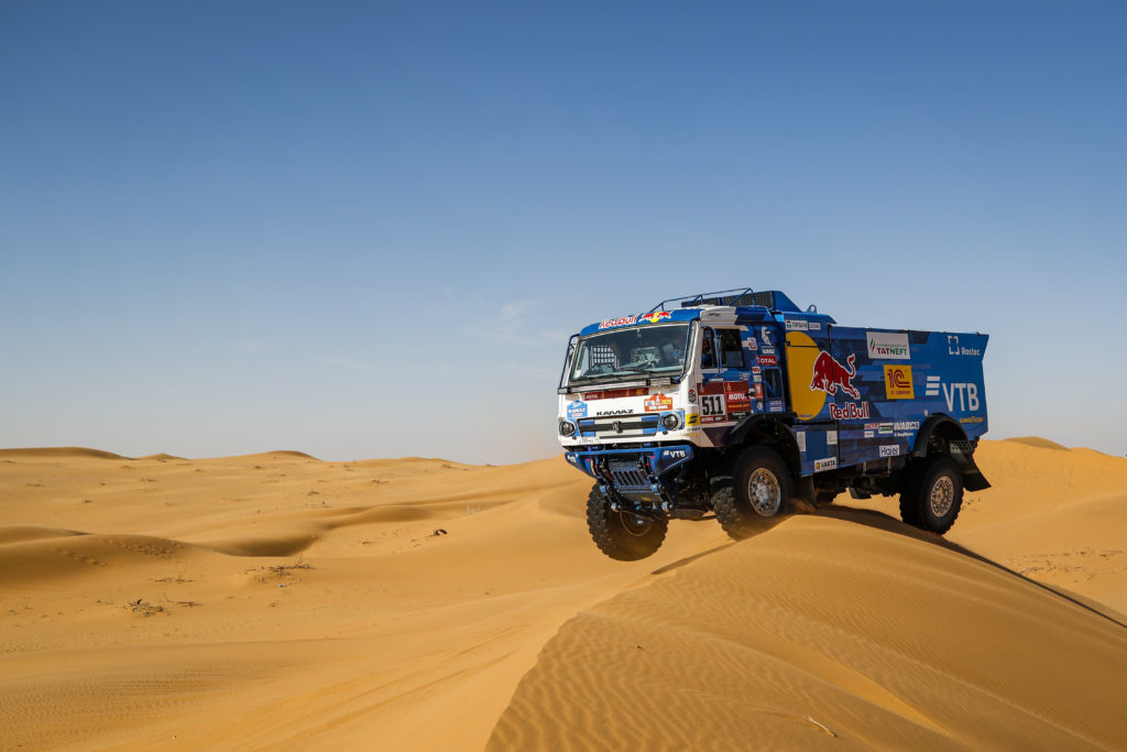 Karginov ha ganado la octava etapa del Dakar 2020, la tercera consecutiva, y de momento se muestra imbatible liderando la carrera.