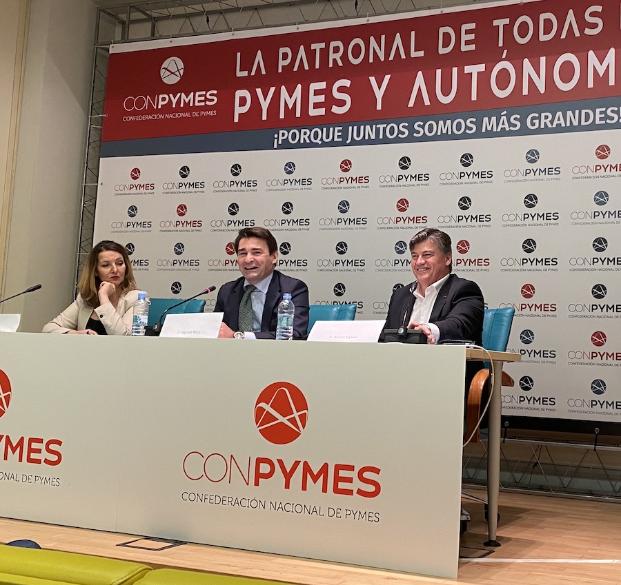 Maria José Landaburu, Jose Luis Roca y Antoni Cañete durante la rueda de prensa de presentación de CONPYMES.