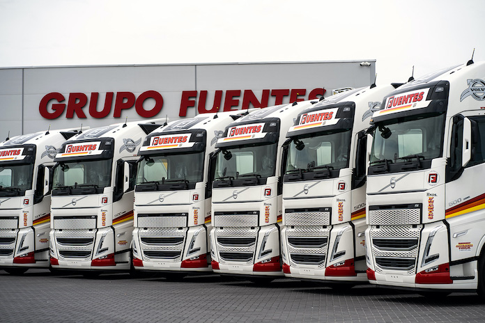 Nuevos camiones Volvo FH entregados a Grupo Fuentes