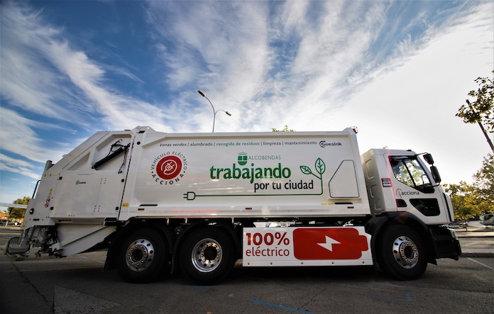 Un Renault Trucks D Wide ZE para la recogida de residuos en Alcobendas.