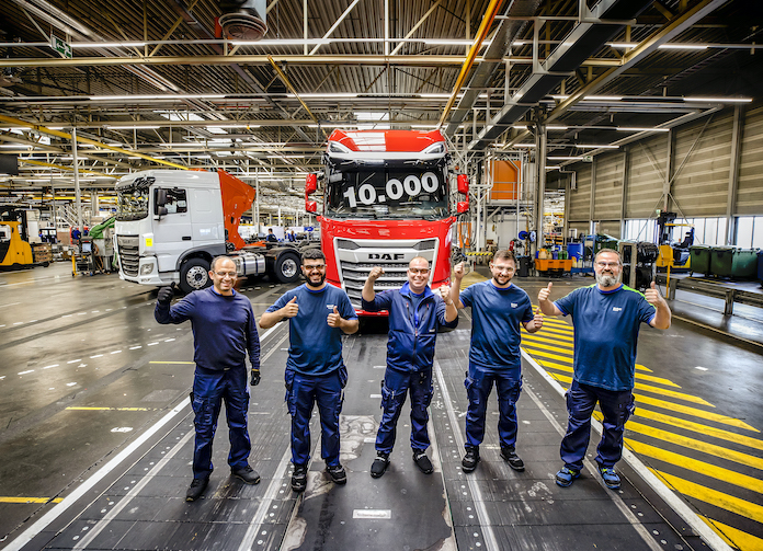 DAF celebra la producción de la unidad 10000 de su nueva generación de camiones