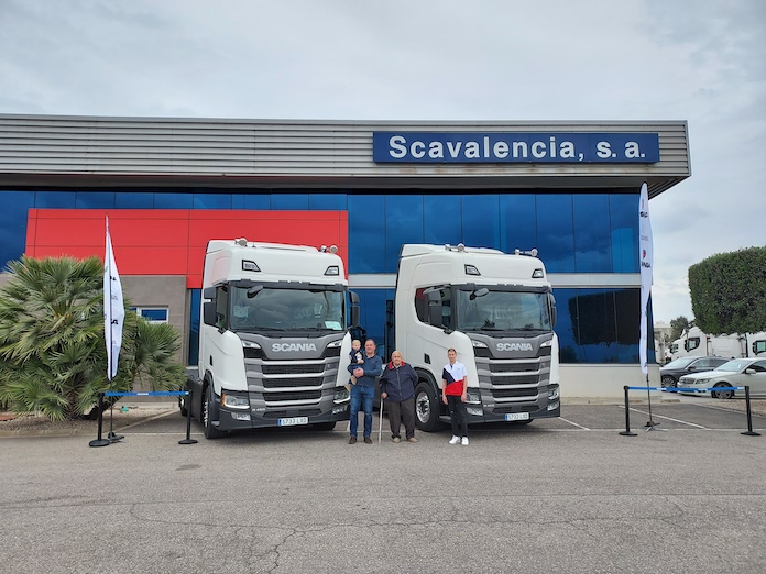 Dos Scania R450 para la empresa Peris Logística.