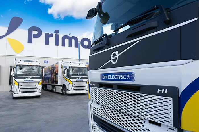 Volvo entrega 15 tractoras FH Electric a Primafrio.