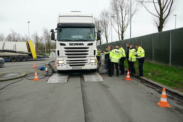 Suben peligrosamente las infracciones de transporte en Europa, tanto en camiones como en autobuses